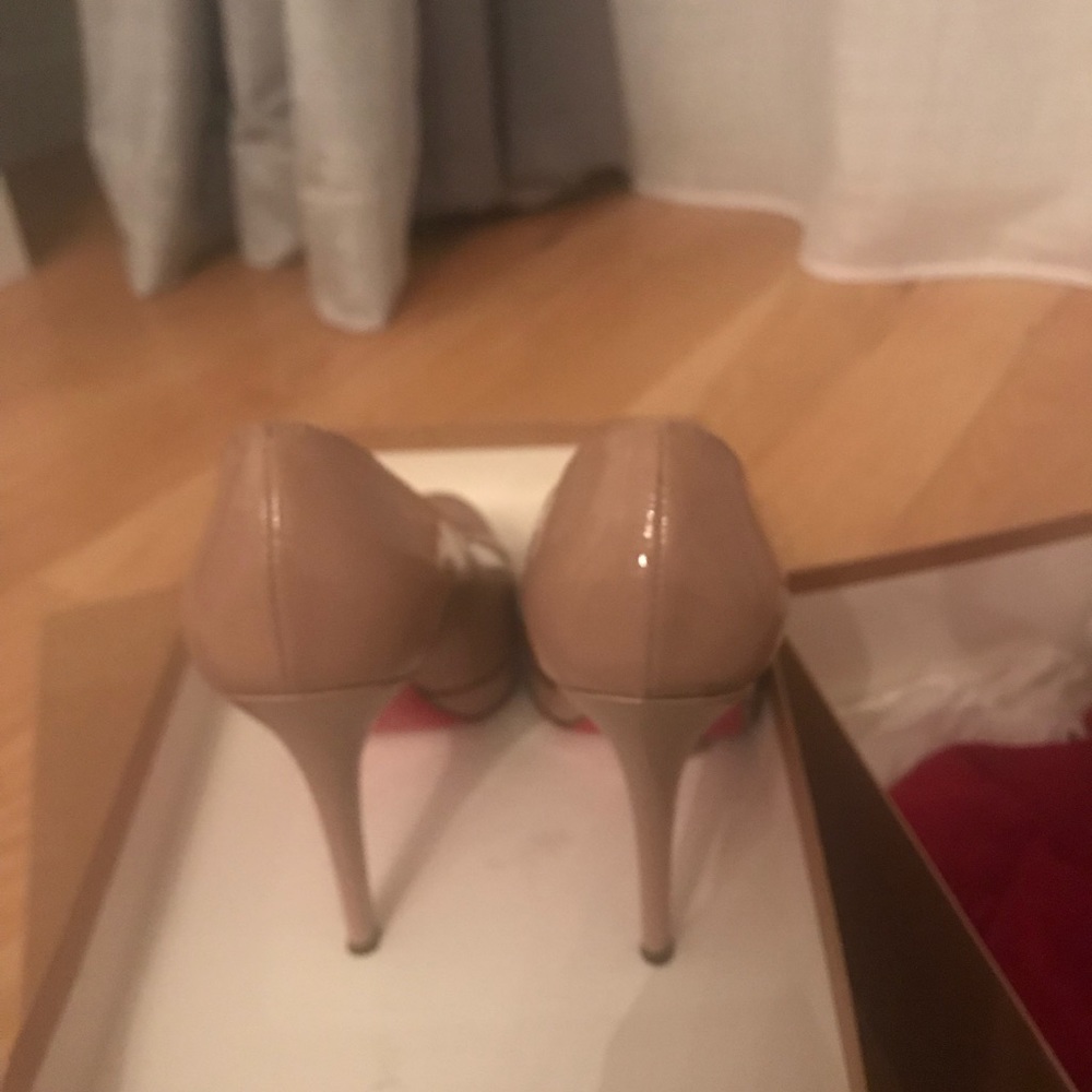 Pumps - Picture 2 of 5